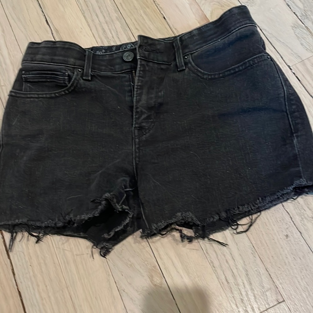 Black Levi’s cut offs